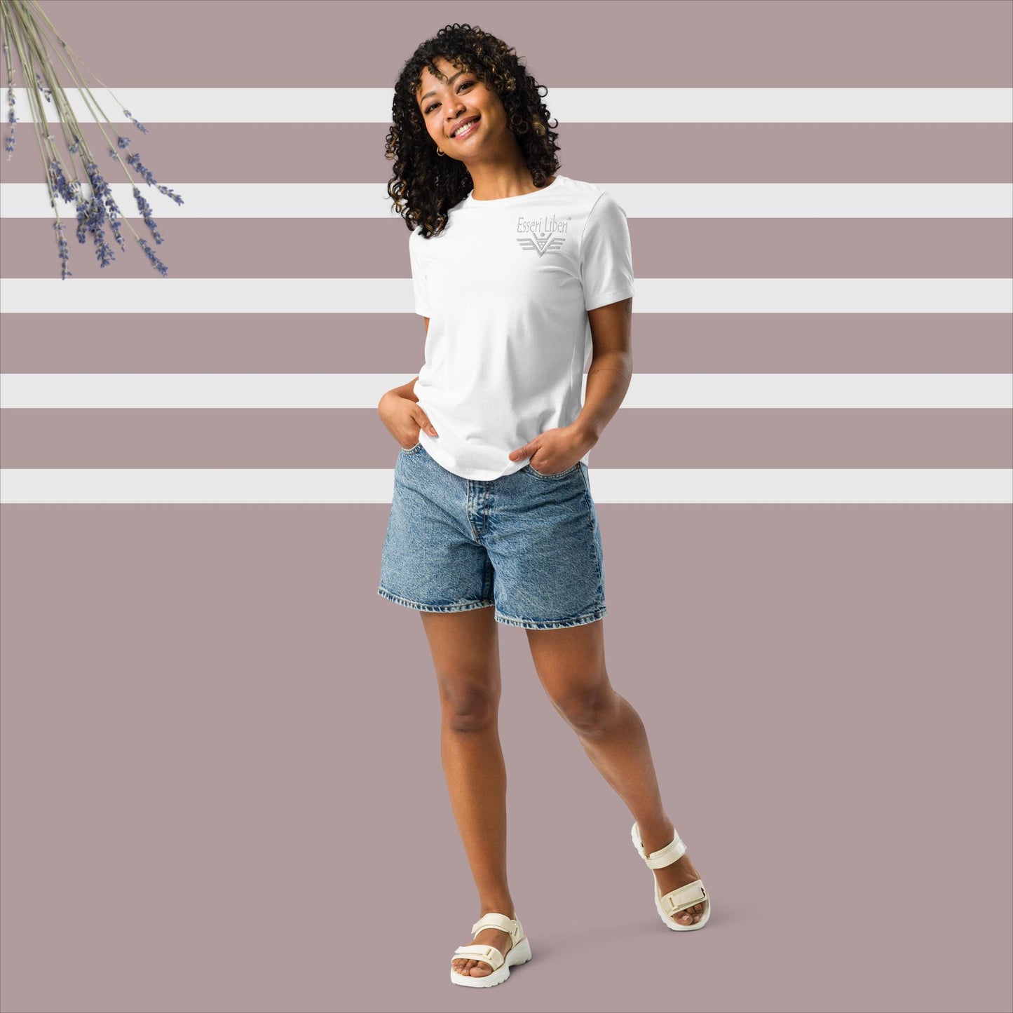 Kurzärmliges, bequemes Sport-T-Shirt für Damen der Marke Esseri Liberi